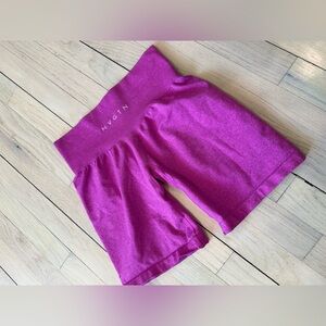 NVGTN High-Waist Athletic Bike Shorts in Magenta
